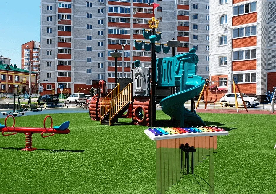 ЖК «Тепличный»: детская площадка во дворе